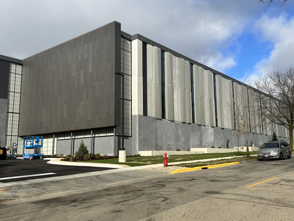 Exact Sciences Laboratory features the GreenGirt CMH continuous insulation system.
