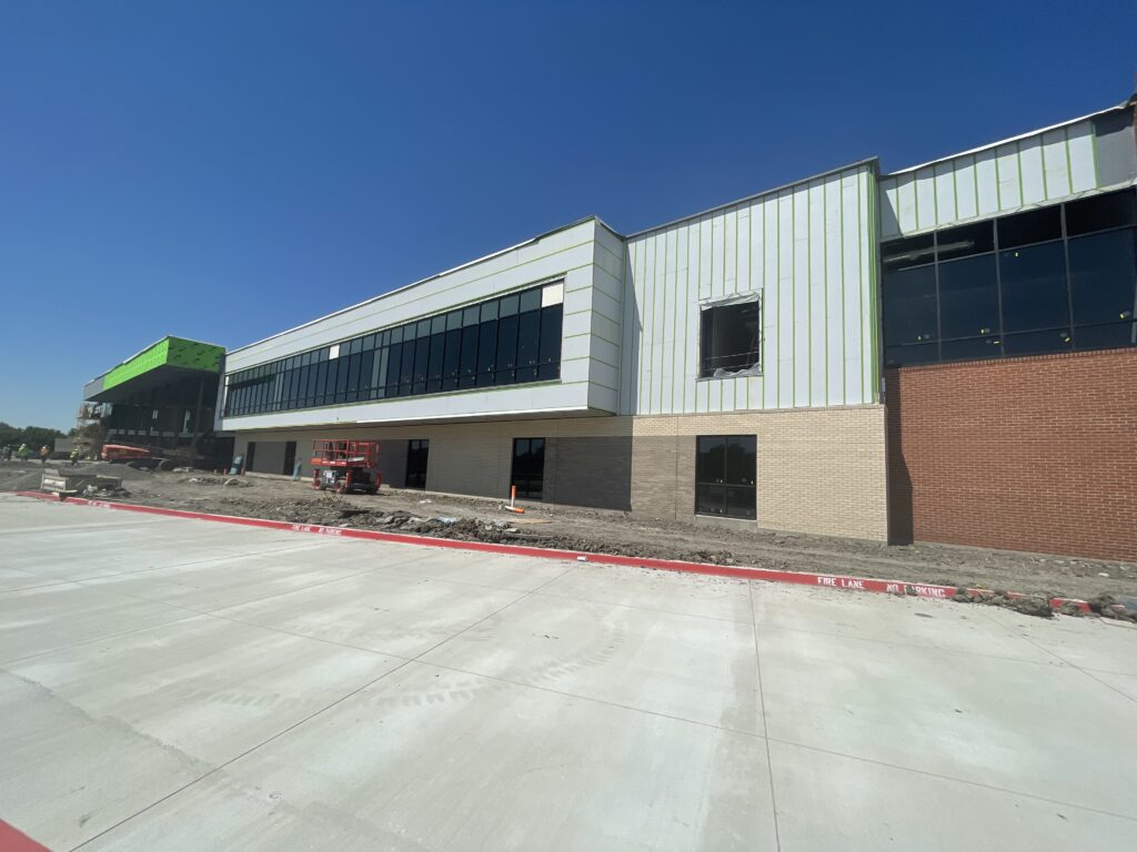 Farmersville Independent School District features the SMARTci building enclosure system.