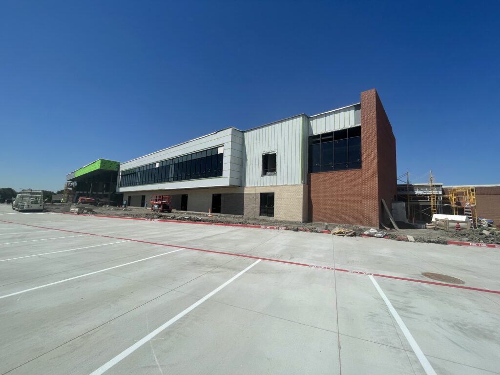 Farmersville Independent School District features the SMARTci building enclosure system.