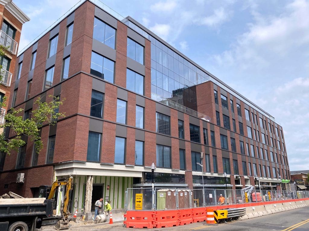 Valley National Bank Headquarters | GreenGirt CMH continuous insulation system