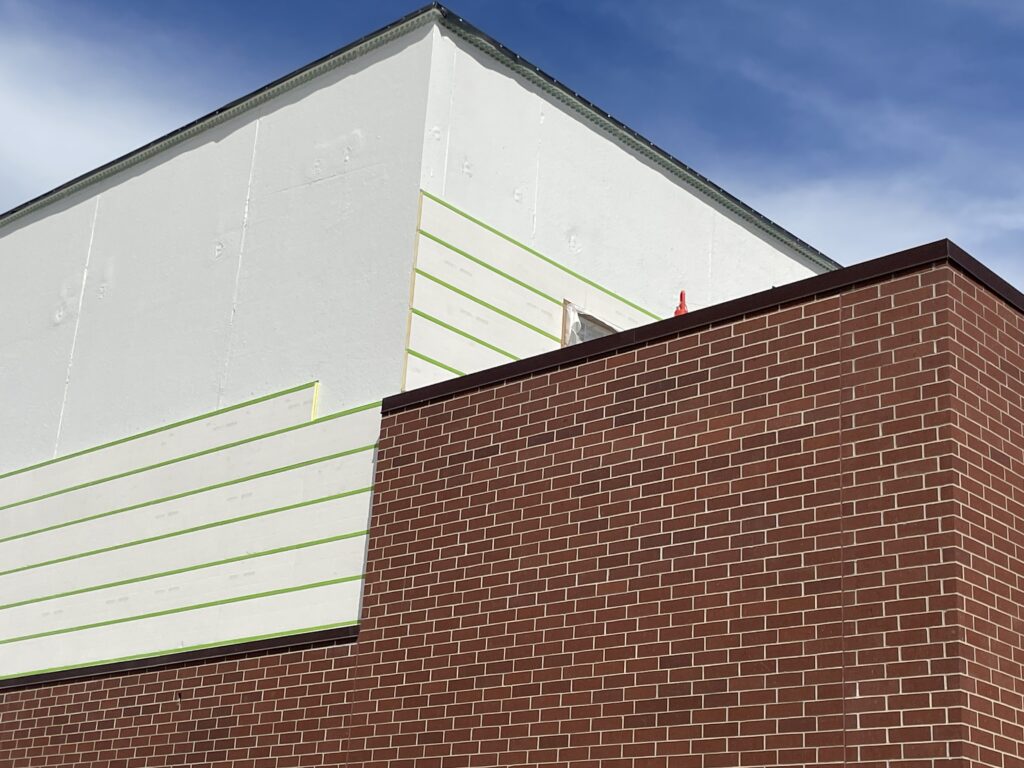 Aubry Bend Middle School features the SMARTci building enclosure system.