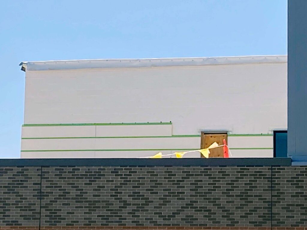 Platte County Middle School features the SMARTci building enclosure system.